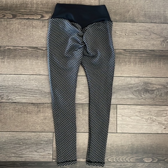 dark grey workout leggings - Picture 5 of 8